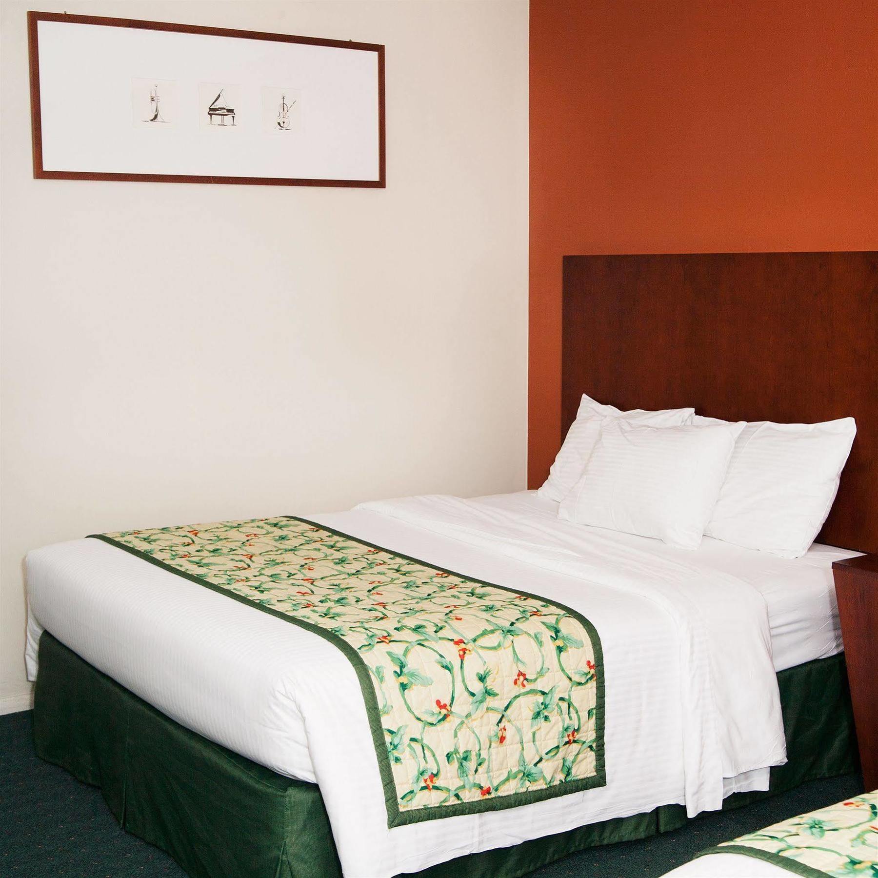 Red Carpet Inn And Suites Plymouth Esterno foto
