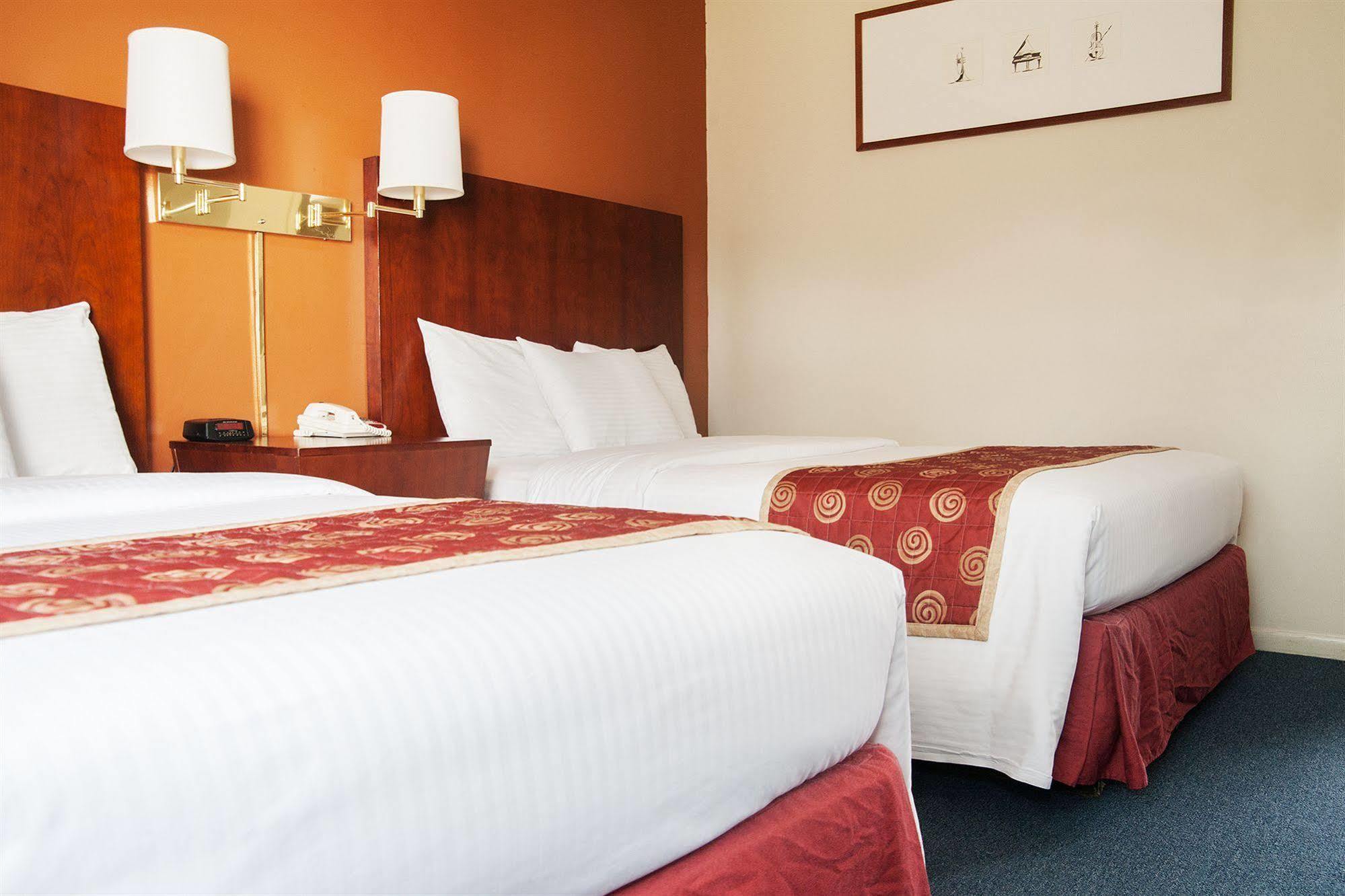 Red Carpet Inn And Suites Plymouth Esterno foto