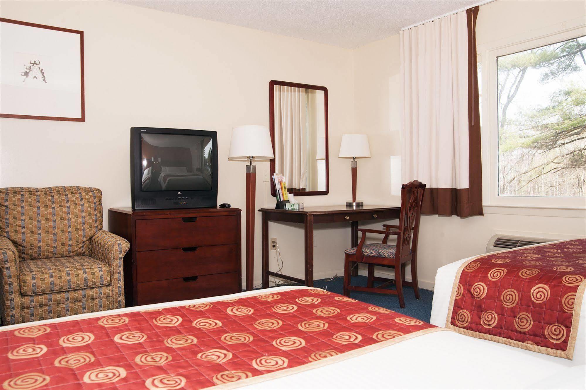 Red Carpet Inn And Suites Plymouth Esterno foto